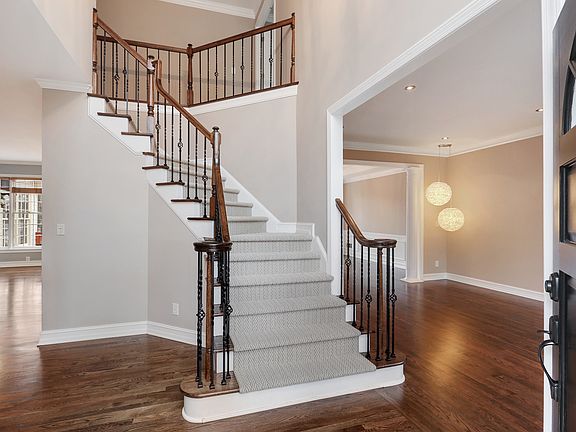 3rd image of 3080 Birchton St
