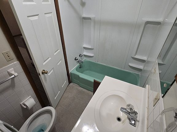 4th image of 211 S Main St #3