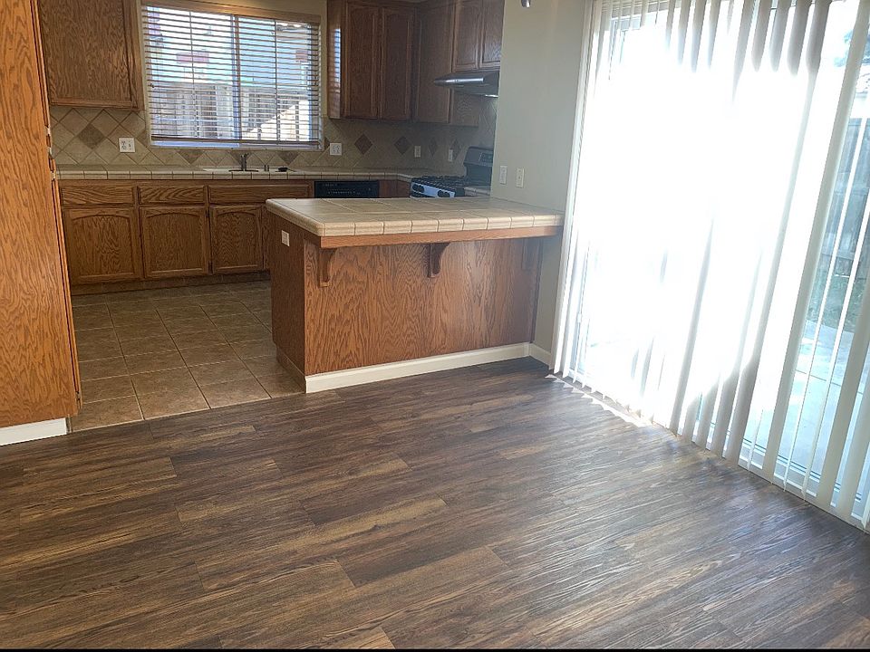 1st image of 106 S Granada Dr