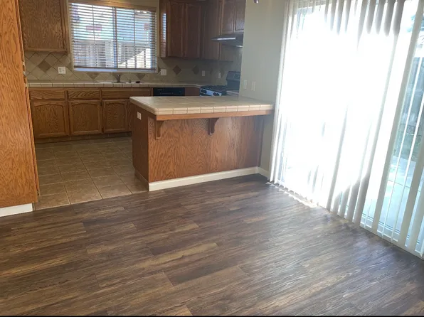 106 S Granada Dr, Madera, CA 93637