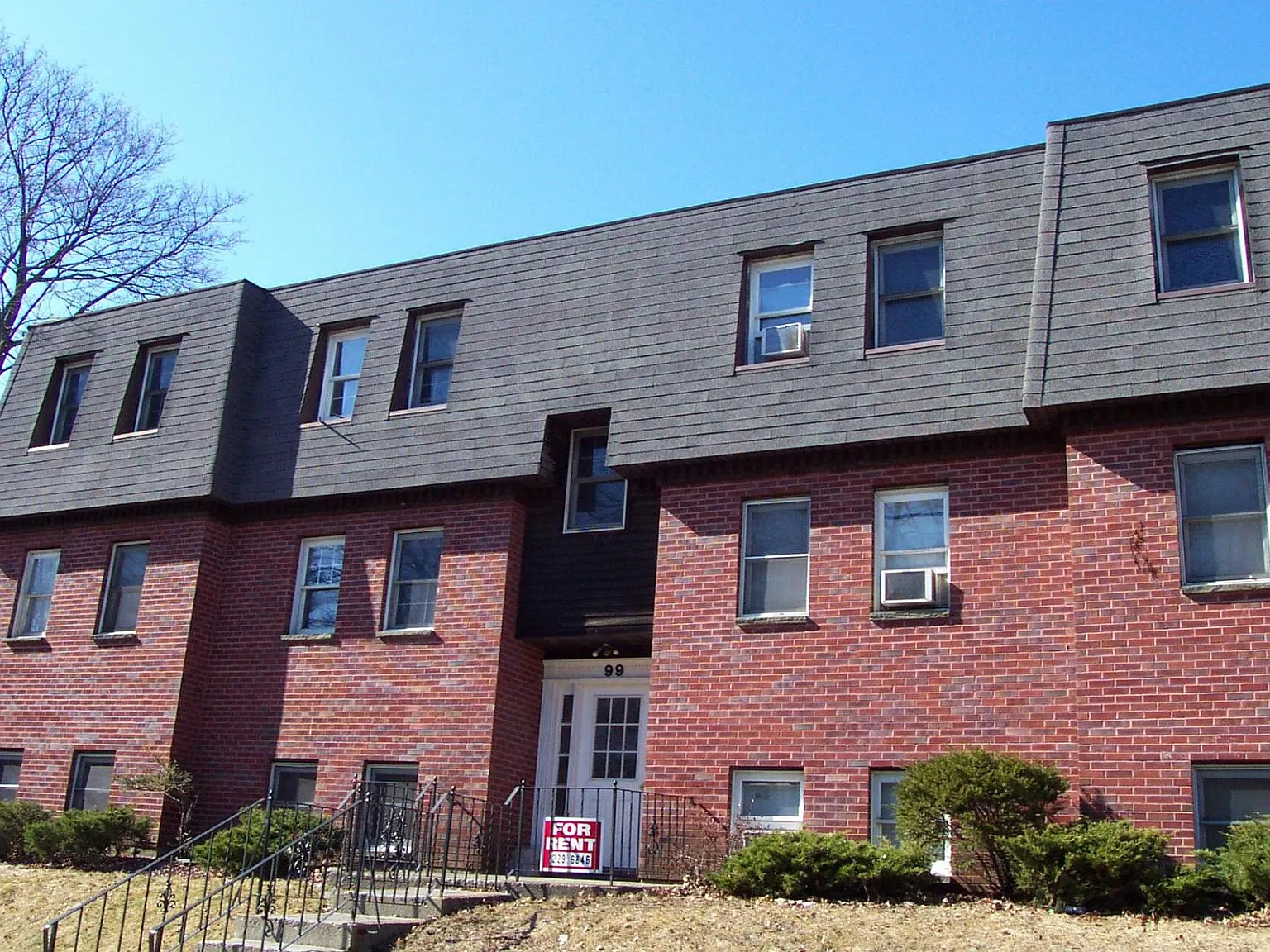 99 S Lake Ave — Photo 2