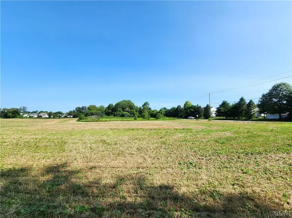 2770 Mill Creek Rd, Macungie, PA 18062