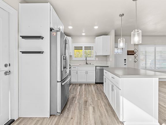 4th image of 1083 Darwin Pl