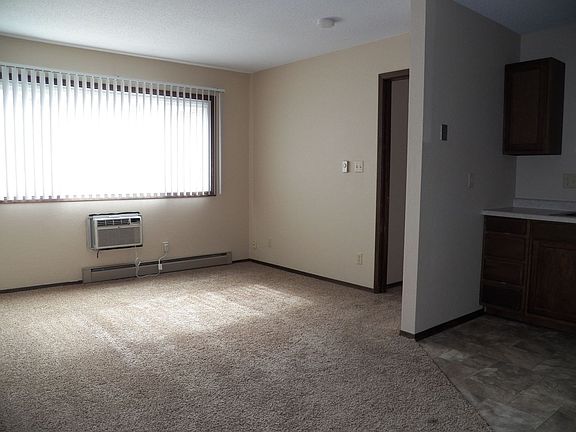 2nd image of 1340 Meadowview Dr APT 5
