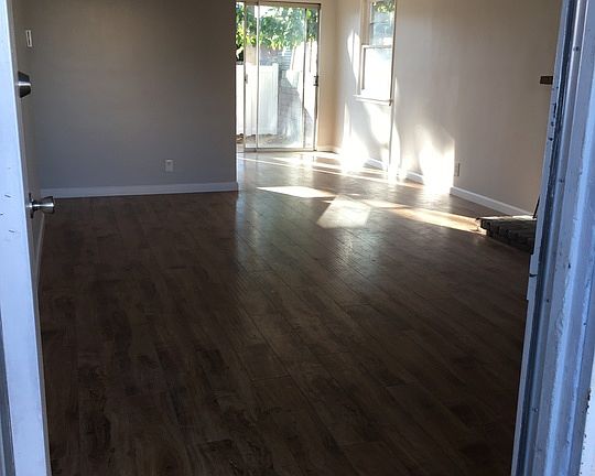 2nd image of 6537 Woodley Ave #6539