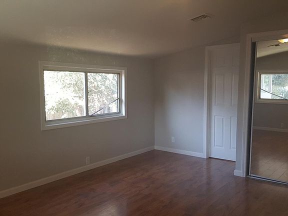 4th image of 14451 Victoria Ct