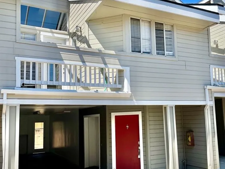 1185 E Foothill Blvd #20 — Photo 1