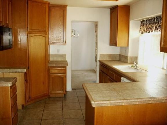 5th image of 15359 Daybreak Ln