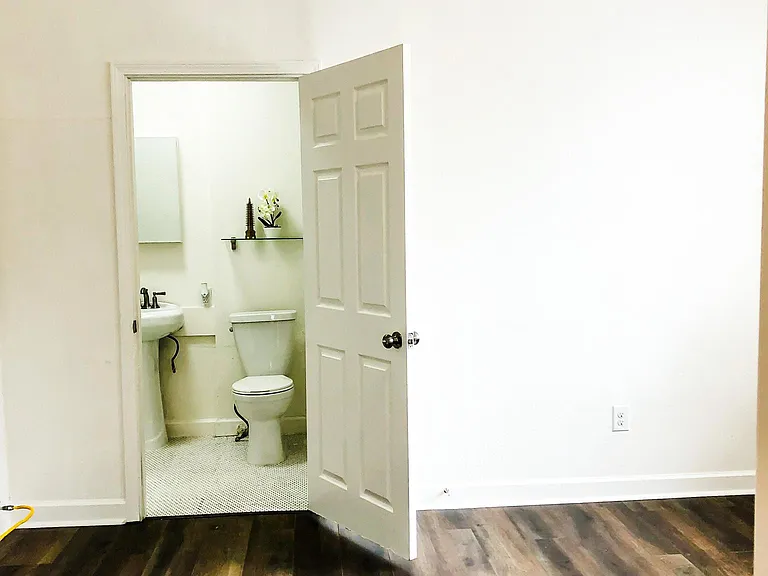 512 E Dewey Pl #5 — Photo 7