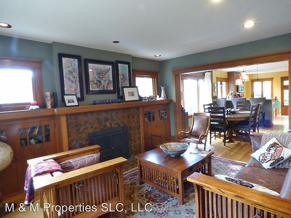 3rd image of 1373 E Thornton Ave