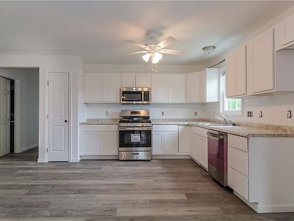 4th image of 1840 Alexander Ave #602