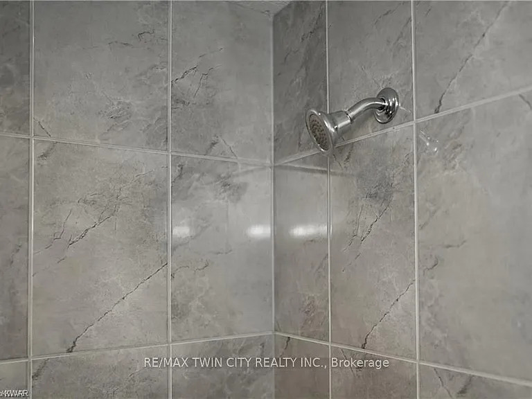 76 Meadowridge St — Photo 24