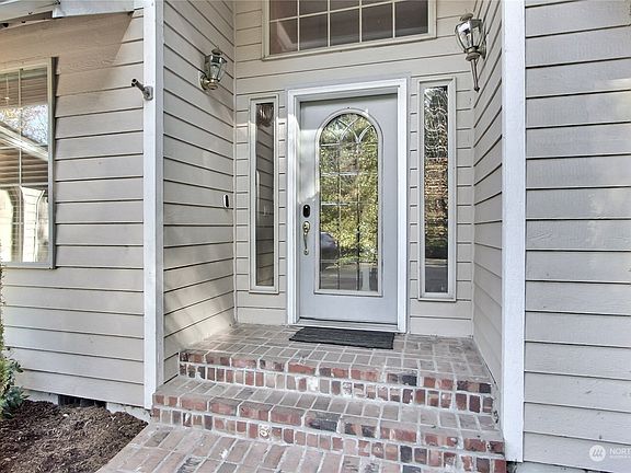 2nd image of 4206 74th Avenue SE