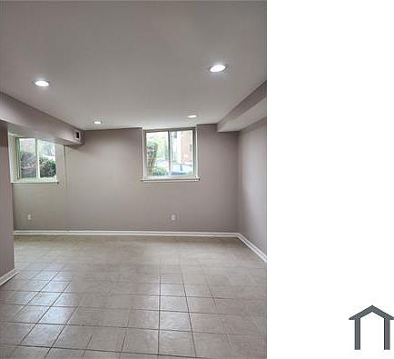 1st image of 4020 N Rogers Ave