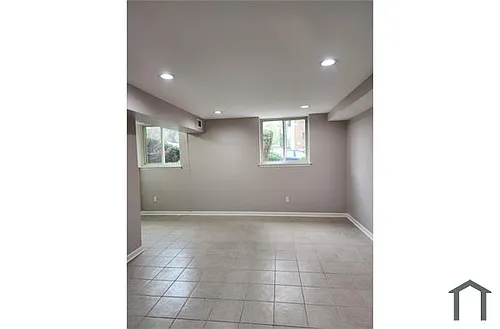 4020 N Rogers Ave Photo 1