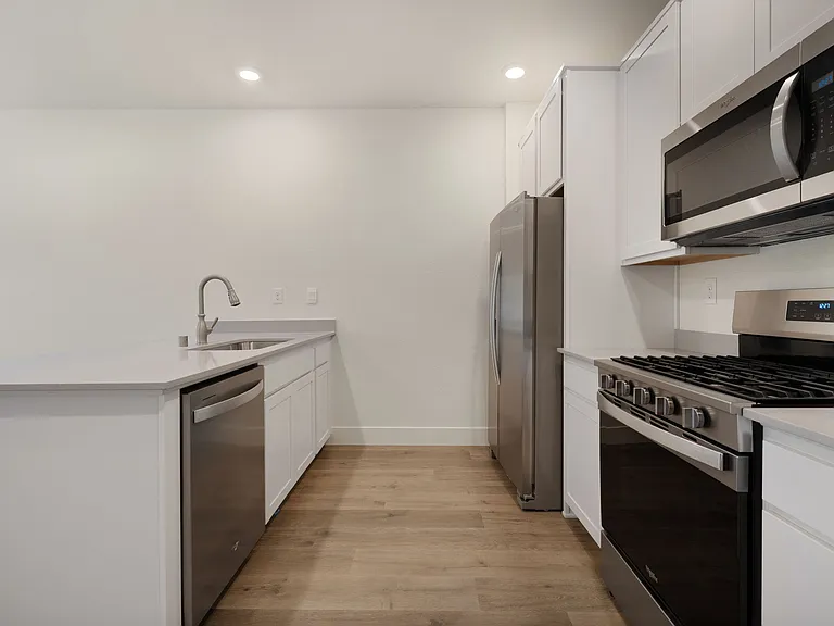 1594 Grazer Way — Photo 9