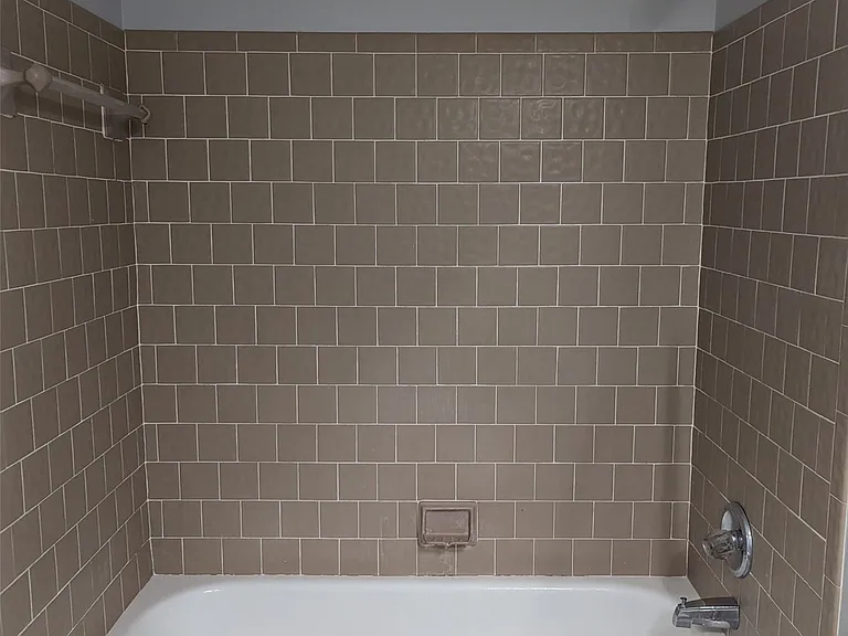 191 S Burbank Dr — Photo 7
