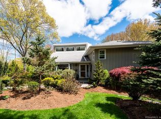 2 Ridge Dr S, Old Saybrook, CT 06475