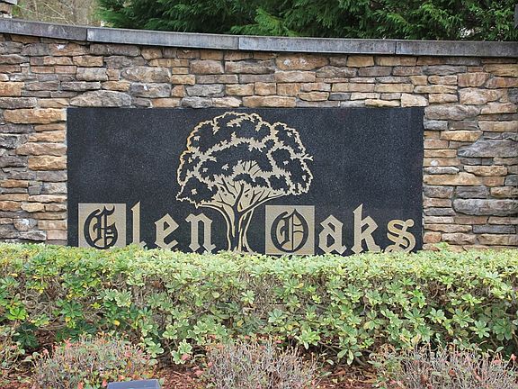 2nd image of 104 Glen Oaks Dr