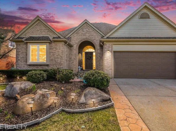 6548 Berkshire Dr, Washington, MI 48094