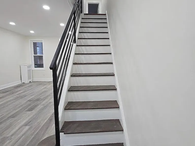 962 Carver St — Photo 7