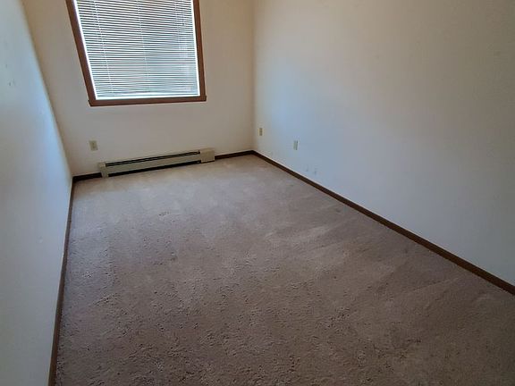 4th image of 603 1st Ave NW #201