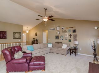 2721 Falcon Crest Dr, Edwardsville, IL 62025