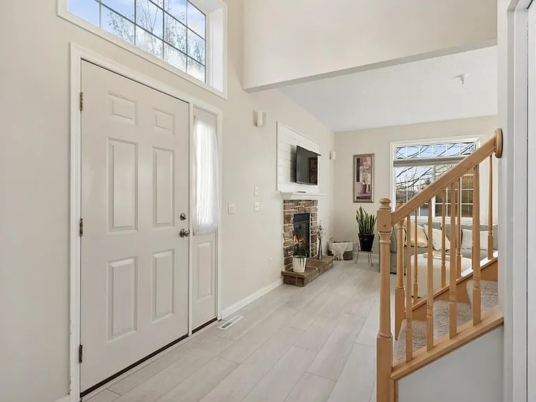 17610 Hackberry Ct — Photo 8