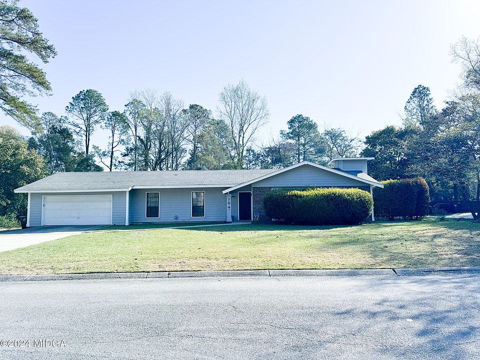 1st image of 104 Fox Glen Dr