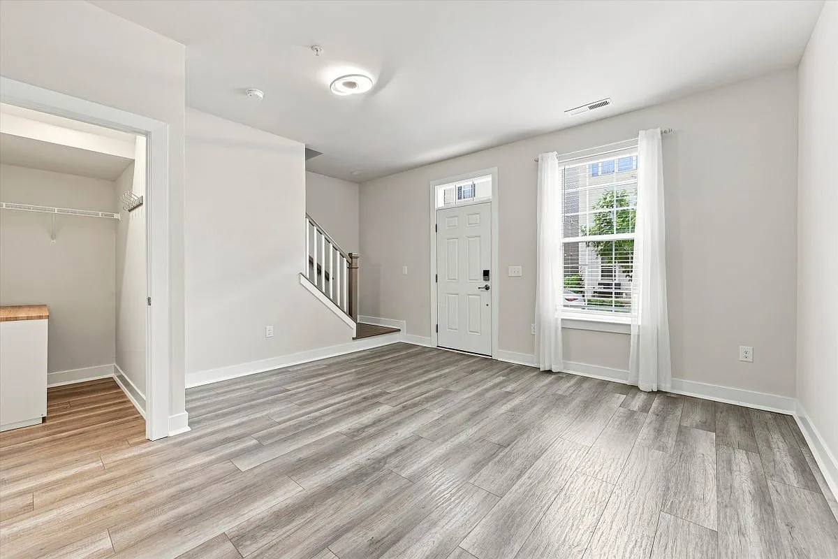 2 bed, 2.5 bath, 1416 sqft, $2,800 — Photo 4