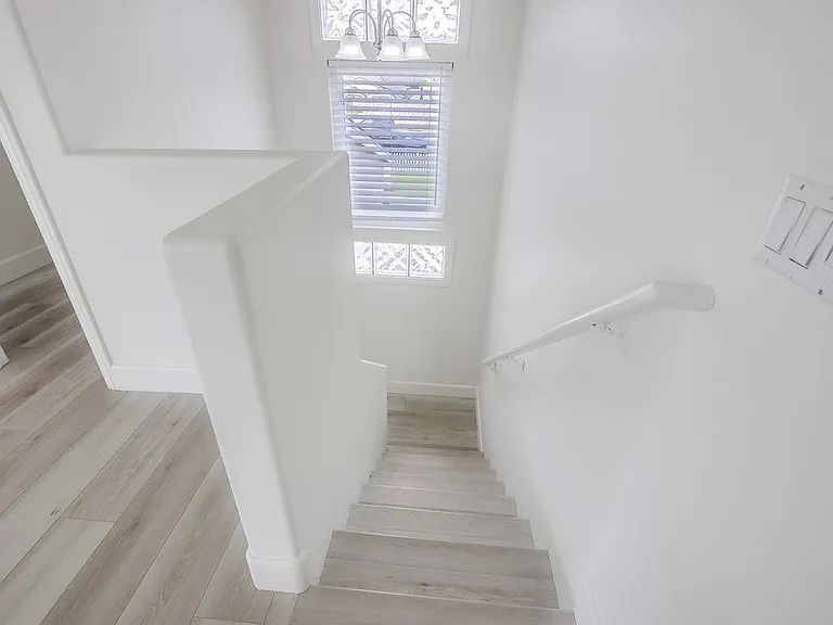 19312 Harding Ln — Photo 16