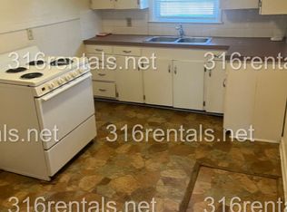 704 N High St, Newton, KS 67114