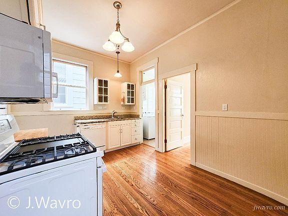 4th image of 647 Central Ave