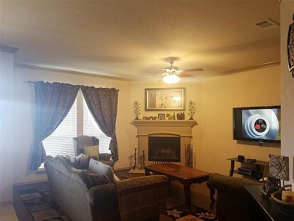 5th image of 1112 Sunderland Ln