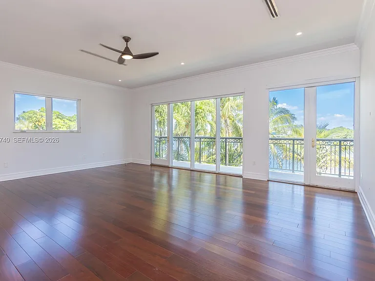 425 N Shore Dr — Photo 11
