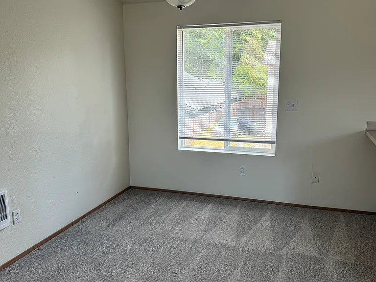 9312 Fairhill Dr NE #B — Photo 14
