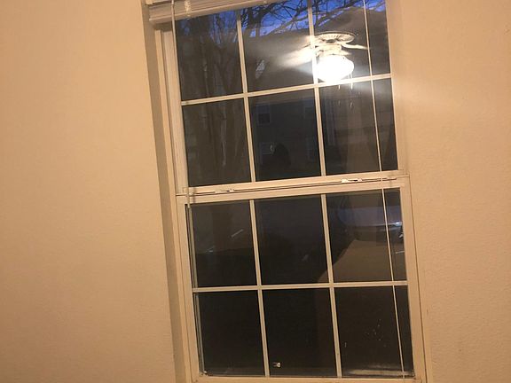 4th image of 3625 E 10th St #811