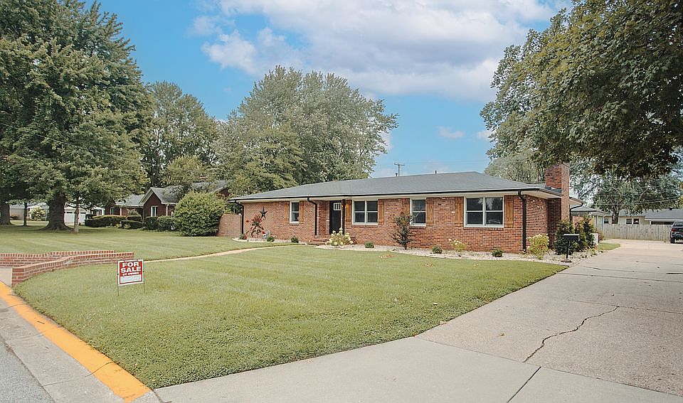 1st image of 1110 College Dr