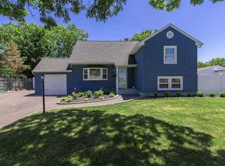 18 Stirrup Ln, Centereach, NY 11720