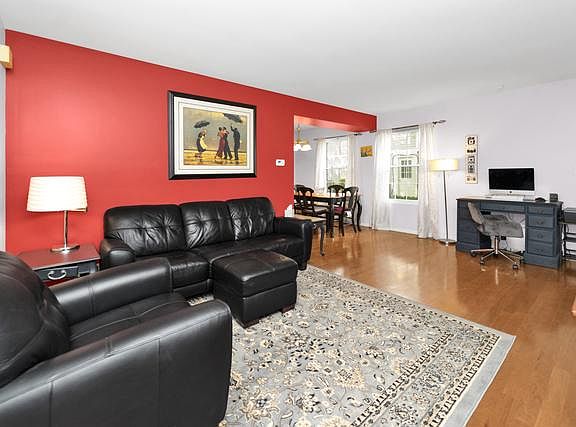 3rd image of 354 Ashwood Ct