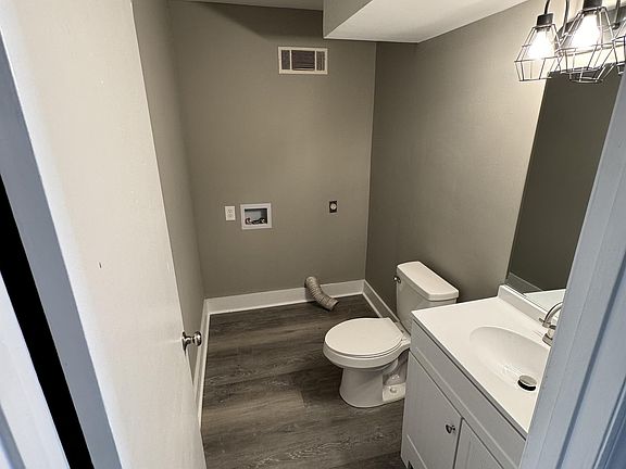 2nd image of 121 Aqua Ct