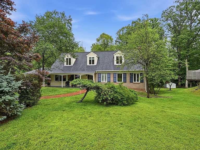 2506 Pinoak Ln — Photo 2