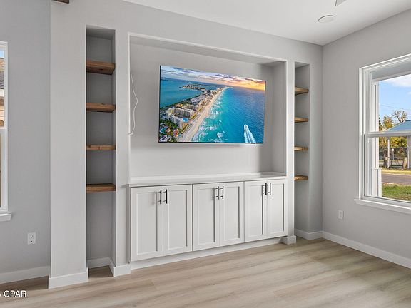 5th image of 517 E 8th St