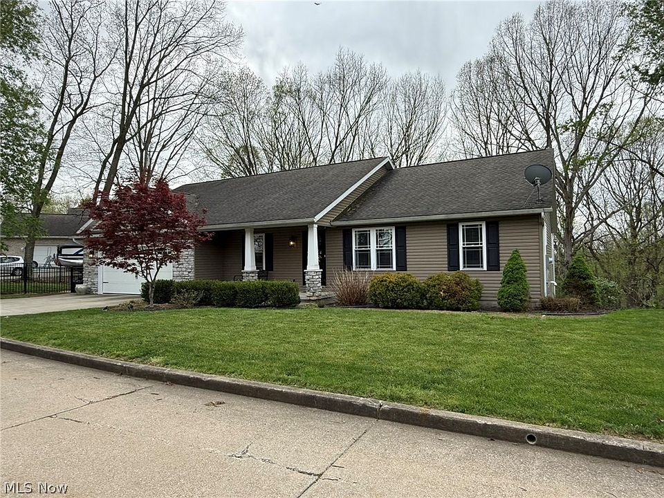 1st image of 440 Hillcrest Dr NE