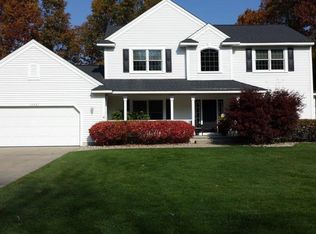 15407 Oak Ridge Dr, Spring Lake, MI 49456