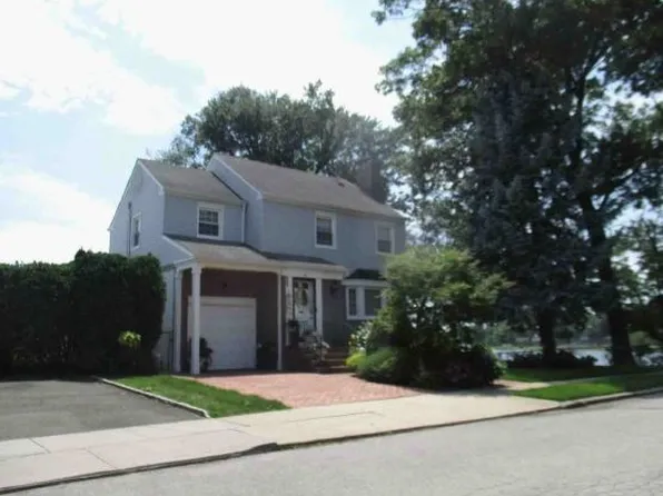 42 W Chester St, Valley Stream, NY 11580