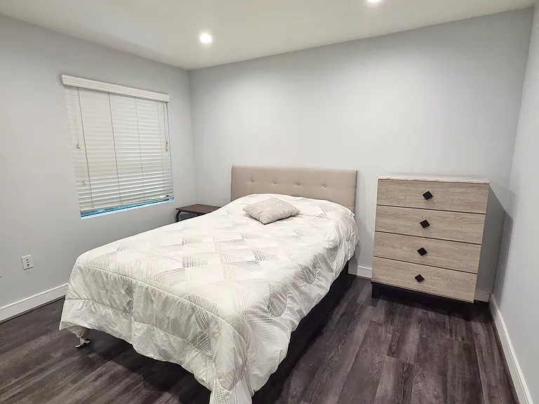 2651 S Hobart Blvd #5 — Photo 10