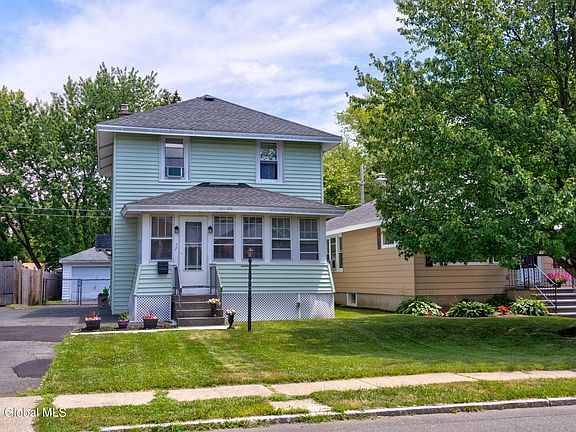 2nd image of 7 Lighthall Ave