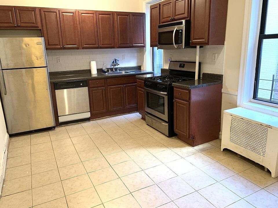 2nd image of 131 Lincoln Rd APT 6C