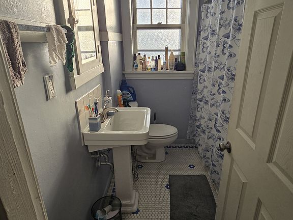 3rd image of 6152 S Grand Blvd Floor 1-1F